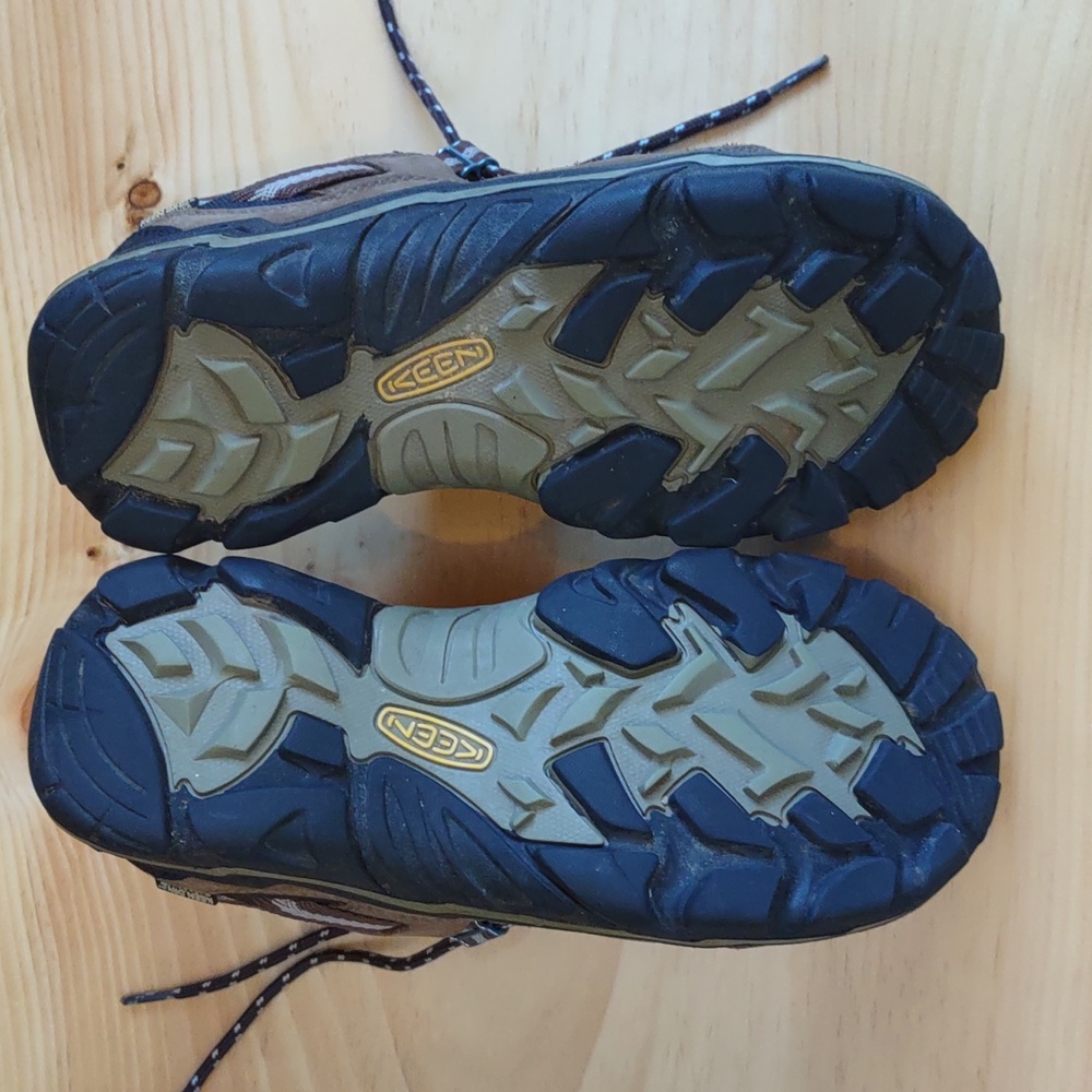 KEEN Women's Durand Trail Hiking Shoes. Waterproof. Leather. Made in USA - Picture 9 of 10